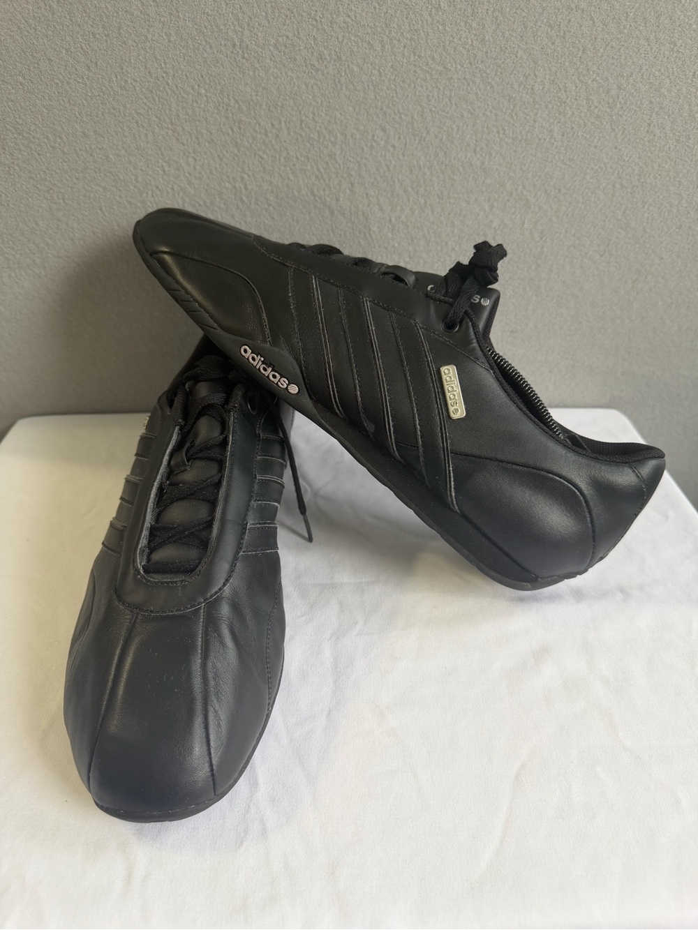 adidas Athletic Sneakers Men’s s13 Black Leather Low Top Lace Up